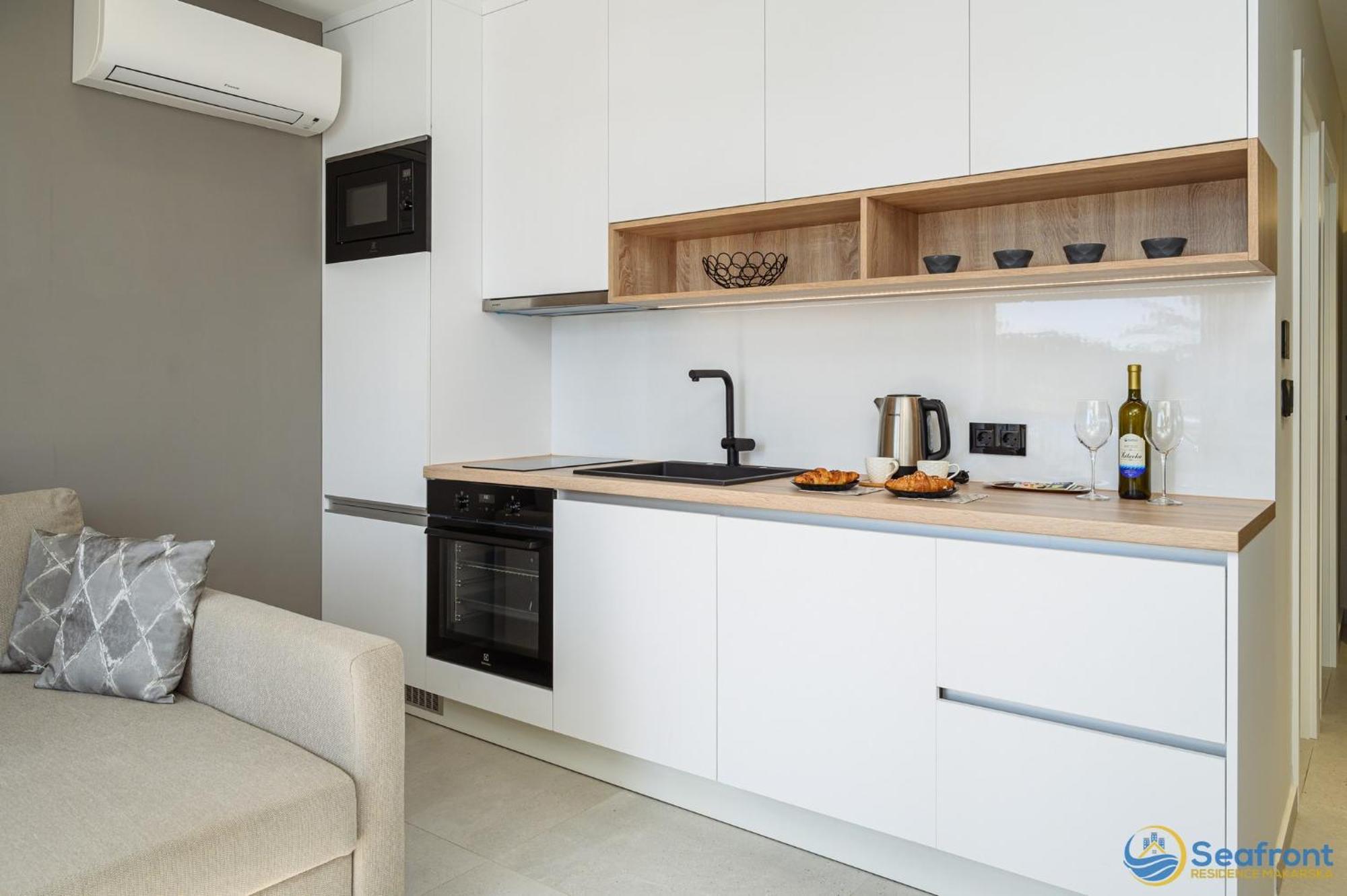 Seafront Residence Makarska Bagian luar foto